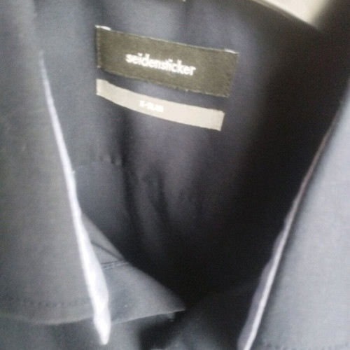 Seidensticker shirts medium like new, dark blue and checked