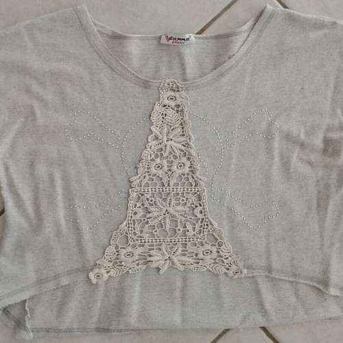 Crop top shirt like new, grey with perforated Eiffel Tower design
