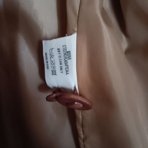 Veto women's coat brown like new with detachable fur