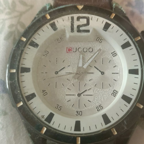 Men's watch used with strap