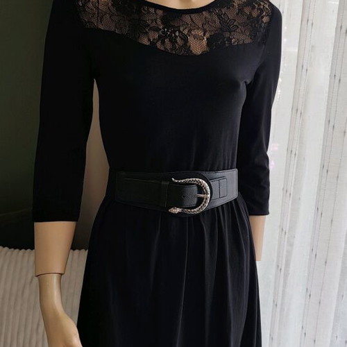 Only black dress with lace shoulders like new, size M
