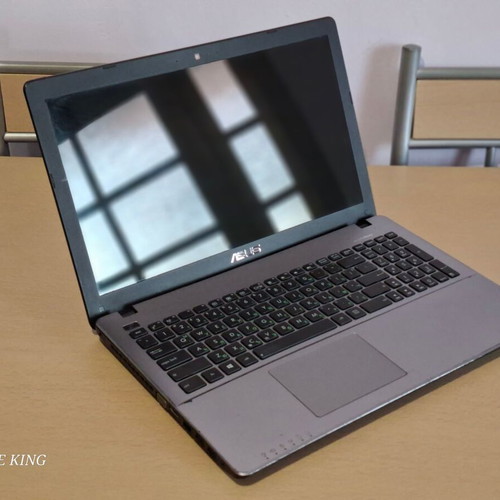 Asus X550LD laptop used, for restoration or parts, Intel Core i7, 15.6"