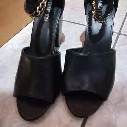 Black sandals with gold details like new, 10 cm heel