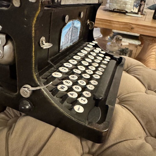 Continental decorative typewriter like new, vintage style