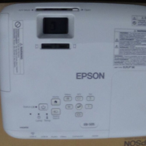 Βιντεοπροβολέας Epson EB-S05 σαν καινούργιος, επαγγελματικός και εκπαιδευτικός