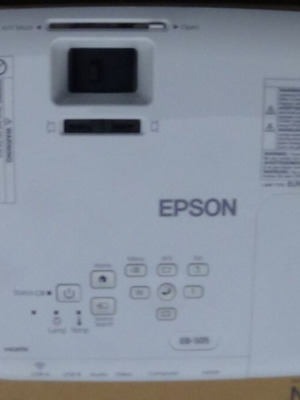 Βιντεοπροβολέας Epson EB-S05 σαν καινούργιος, επαγγελματικός και εκπαιδευτικός
