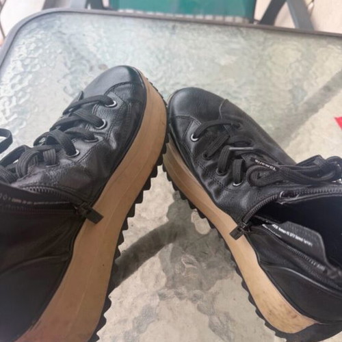 Tamaris black ankle boots like new, size 39