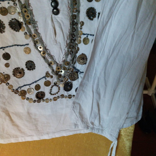 Izzy women's Indian shirt like new, white, size M