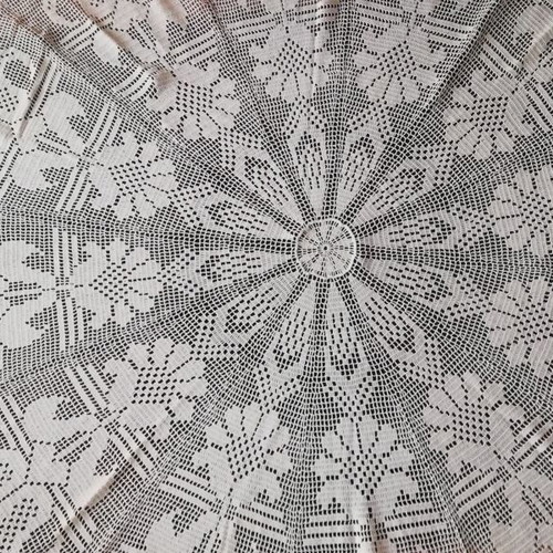 Handmade crocheted round tablecloth diameter 180cm like new