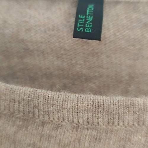Benetton wool sweater beige size L like new