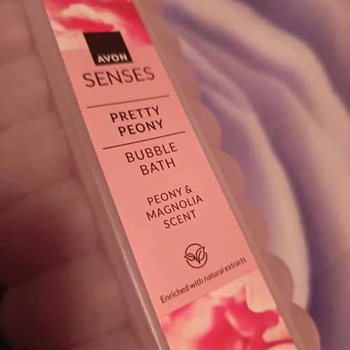 Avon bubble bath 1 liter with peony and magnolia scent new
