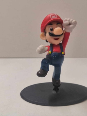Συλλεκτική φιγούρα Mario σε βάση καινούργια