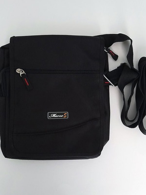 Τσαντάκι ώμου μαύρο μεταχειρισμένο