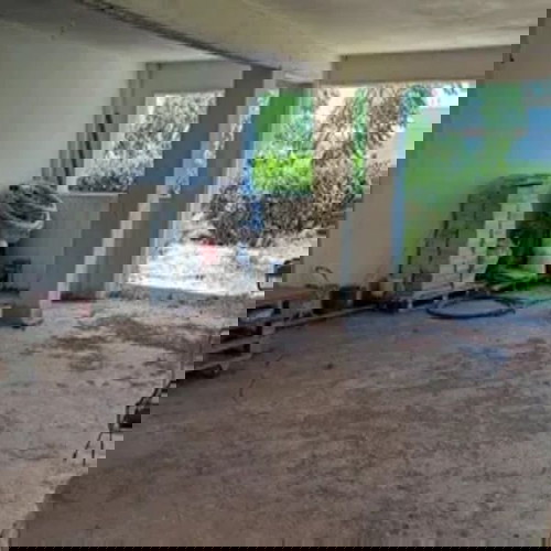 Ημιτελής κλειστή θέση στάθμευσης 85 τ.μ.