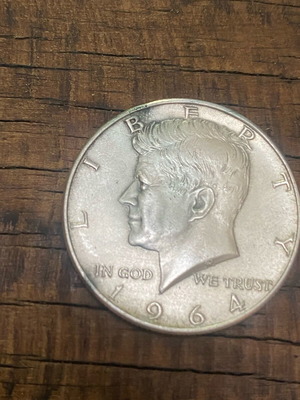 Half Dollar coins used, set of 6 with Kennedy, silver from 1964 and 1968