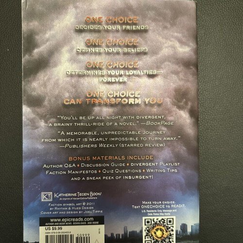 Divergent paperback like new, Veronica Roth, dystopian novel