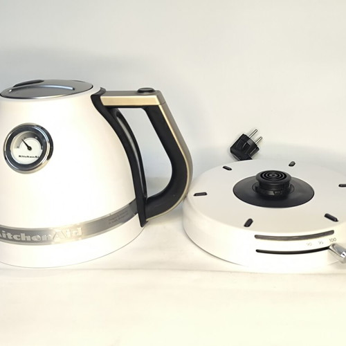 KitchenAid Artisan 5KEK1522 kettle like new, white