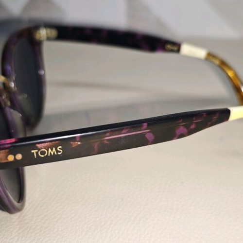 TOMS sunglasses like new