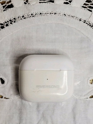 Riversong wireless earbuds case used