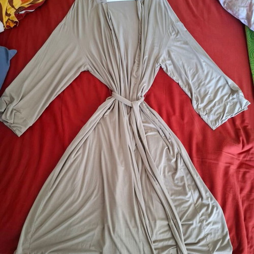 Long kimono robe like new in beige-grey