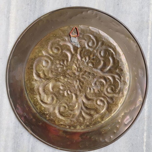 Carved bronze plate like new, diameter 25cm, height 3cm