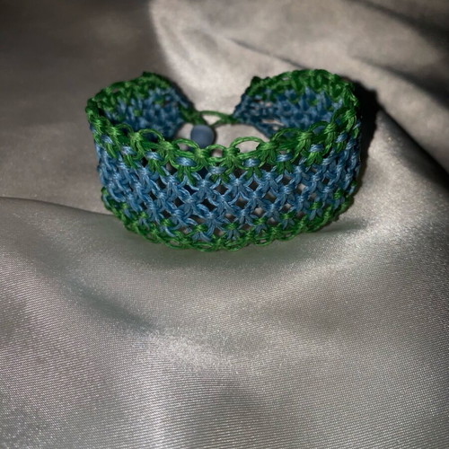 Macrame bracelet like new, handmade, blue and green