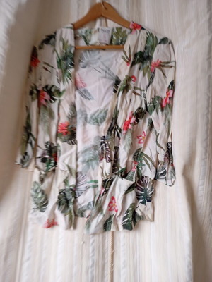 Bershka kimono jacket like new with exotic print, size S