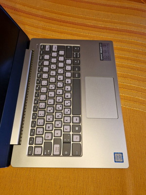 Lenovo IdeaPad 330S-141KBR i5-8250U 8GB/256GB SSD 14" като нов