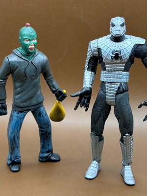 Silver Armor Spider-Man figure used, Toybiz, loose joints