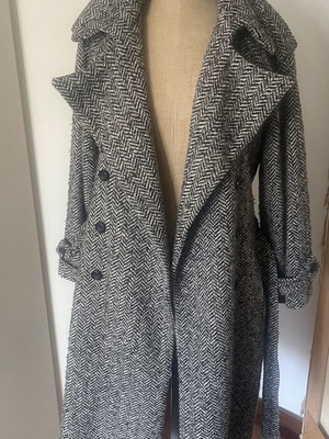 Women's herringbone coat GF FERRE like new with belt, size L