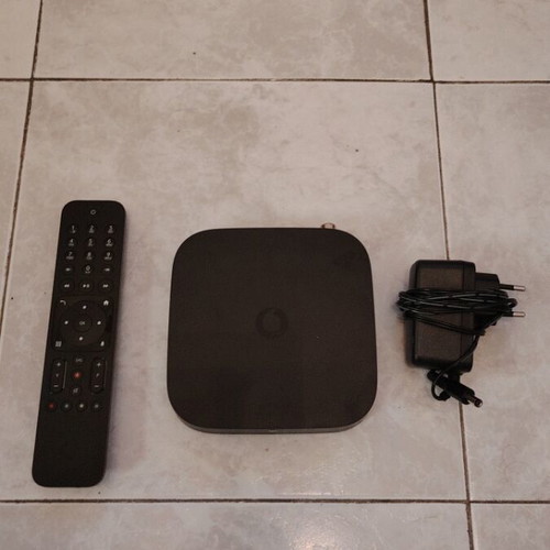 Vodafone TV Box like new with remote and charger