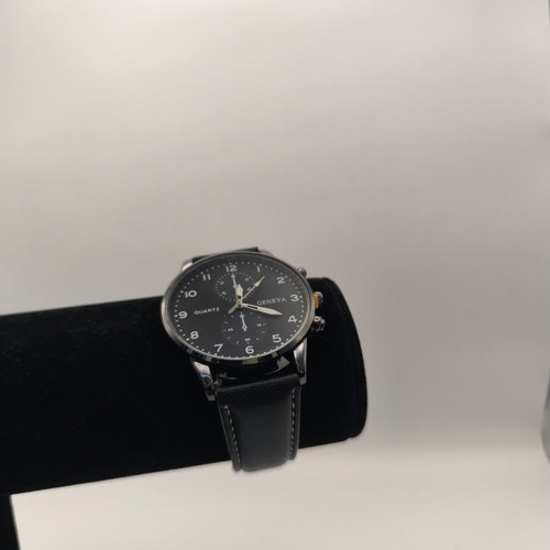 Men's watch Geneva quartz new