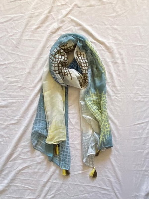 Parfois y2k printed scarf like new, blue multicolor
