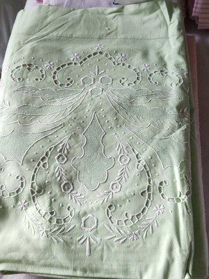Embroidered double bed sheet set with 2 pillowcases green new
