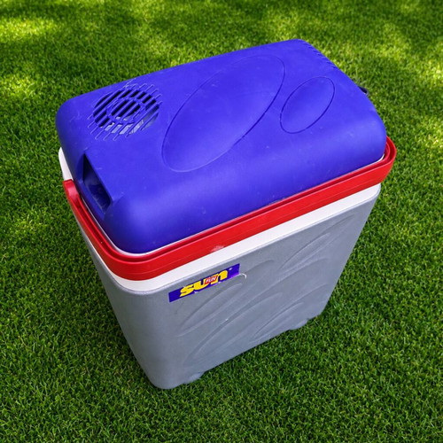 Portable Thermoelectric Cooler 12V 30lt like new, lightweight