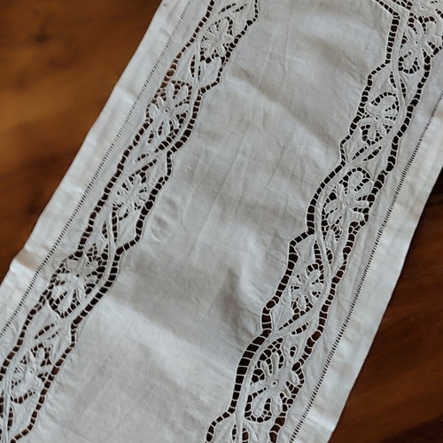 Handmade cutwork table runner linen 90x40 cm new