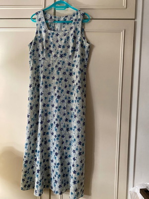 Women's floral maxi dress XL used, light blue colors, made in USA