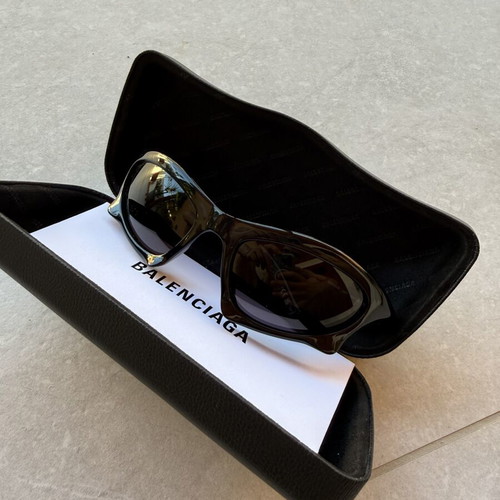 Balenciaga sunglasses brand new, black