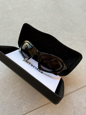 Balenciaga sunglasses brand new, black