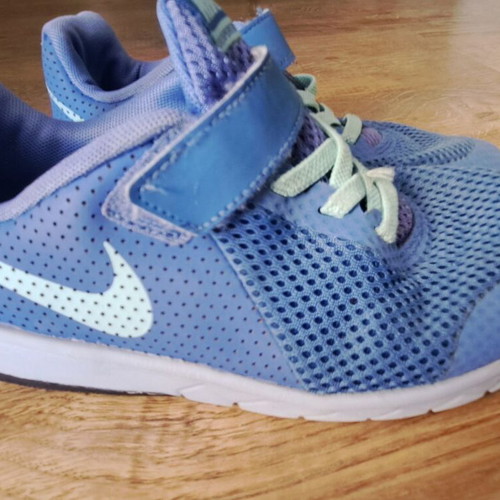 Παιδικά παπούτσια Nike αθλητικά No.31 σαν καινούργιο, άσπρο και μωβ