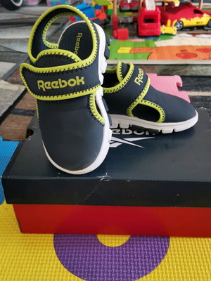 Παιδικά πέδιλα Reebok Wave Glider III TD σαν καινούργια, νούμερο 25,5