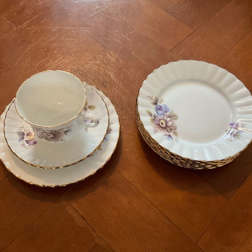 Salisbury England bone china tea set 2 pcs in excellent condition