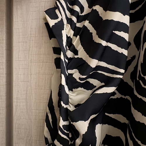 Fashion Plus asymmetric zebra print shirt new, oversized
