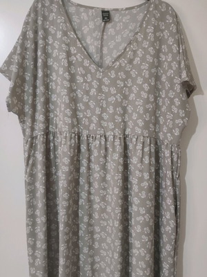 Long dress like new, white and grey, size XXL