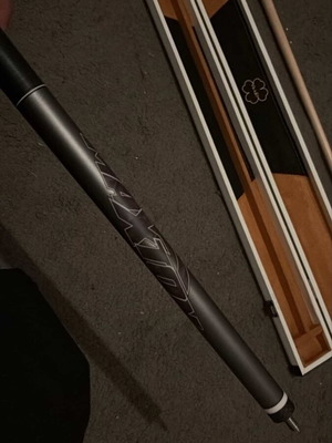 Pool cue new with case