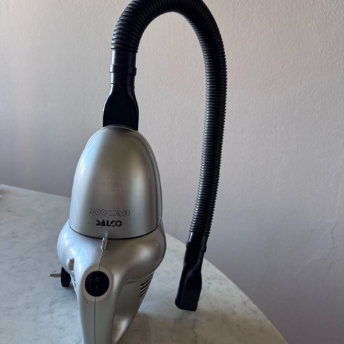 Salco handheld vacuum cleaner 700W used with flexible hose
