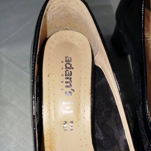 Adam's Shoes Size 40 Black Like New
