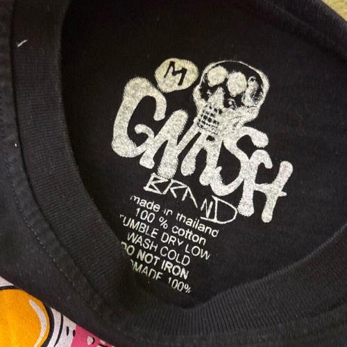 T-shirt with print like new, size M, black and pink