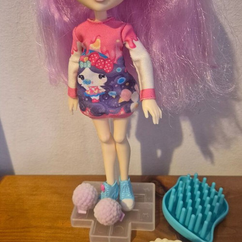 Fail Fix Kawai Qtee doll like new with accessories