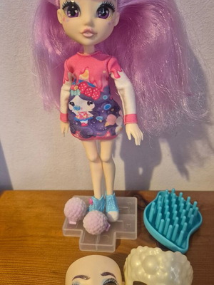 Fail Fix Kawai Qtee doll like new with accessories